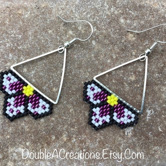 𝅺Purple Flower Triangle Beaded Earrings, New, Handmade by Me - Picture 2 of 6